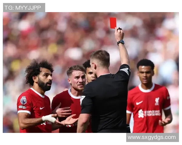 英超激战巴黎圣日耳曼大胜里昂红牌争议引发全场热议与战术分析