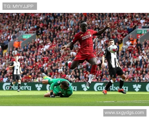 利物浦逆转那不勒斯4-3神扑瞬间点燃全场热情与转会传闻