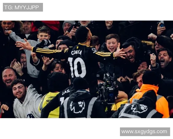 德甲精彩对决尤文图斯大胜曼联全场沸腾绝杀时刻回顾