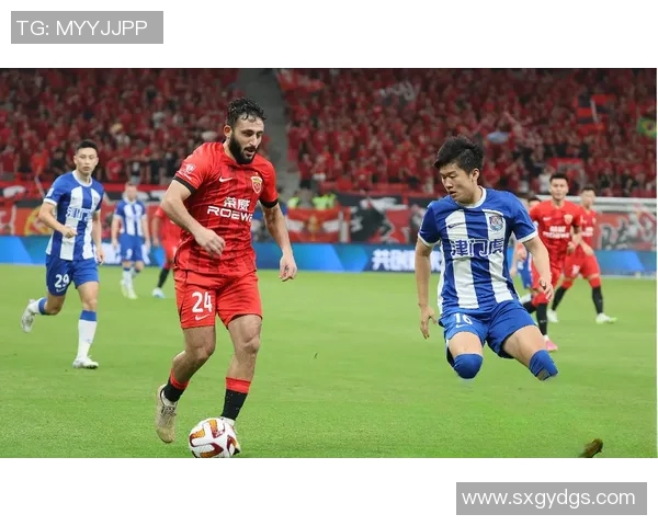 中超精彩对决里昂大胜莱比锡乌龙球引发争议判罚引爆全场气氛 中超精彩对决里昂大胜莱比锡乌龙球引发争议判罚引爆全场气氛