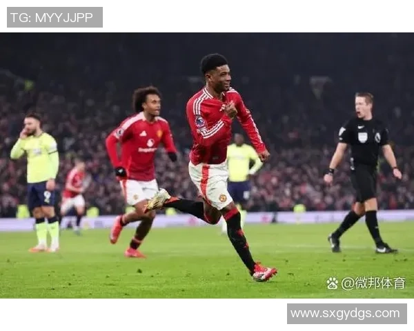 尤文图斯逆转曼联4-3帽子戏法引爆全场战术分析与精彩瞬间回顾 尤文图斯逆转曼联4-3帽子戏法引爆全场战术分析与精彩瞬间回顾