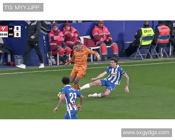 友谊赛惊现冷门皇马与波尔图战成平局引发全场热议 友谊赛惊现冷门皇马与波尔图战成平局引发全场热议