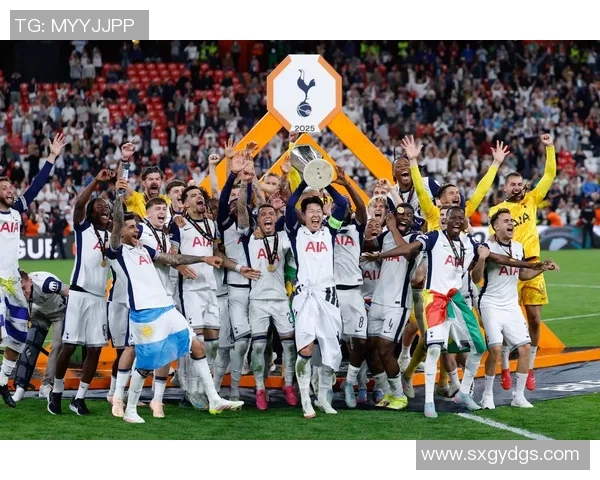 欧联杯激战里昂与尤文图斯0比0红牌争议引发全场热议 欧联杯激战里昂与尤文图斯0比0红牌争议引发全场热议