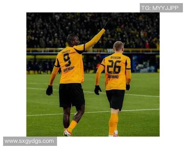 欧冠激战曼城逆转多特蒙德争议判罚引发全场热议