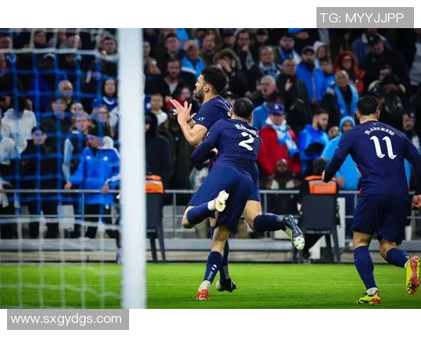 世界杯精彩对决里昂与巴黎圣日耳曼战成平局赛后点评引发热议