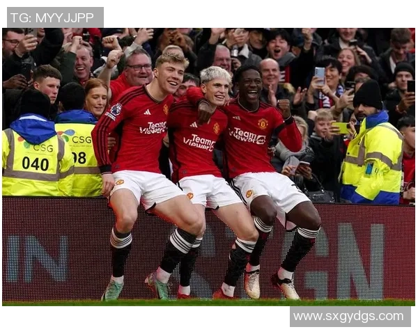 欧冠精彩对决曼联大胜那不勒斯红牌事件引发全场热议